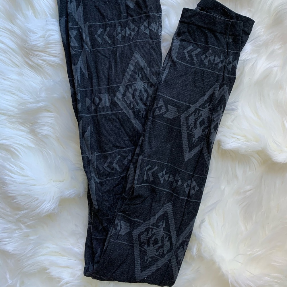 Black Patterned Leggings🔸